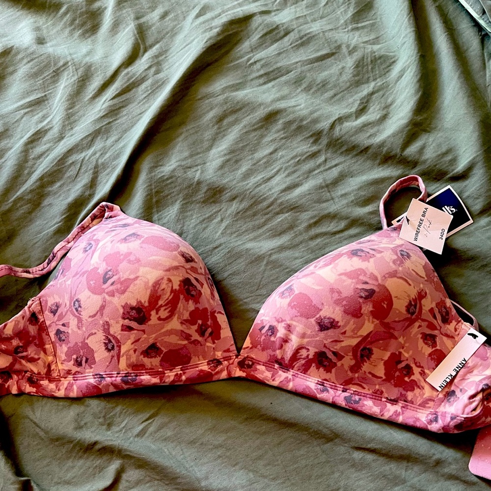 Anne Klein 34DD - NEW